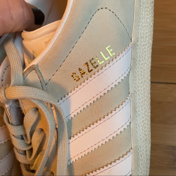 Adidas mint green 3 stripe sz 8 shoes - Picture 4 of 5